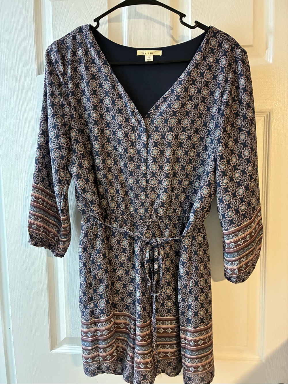 miami blue patterned V-neck waist-tie long sleeve romper
